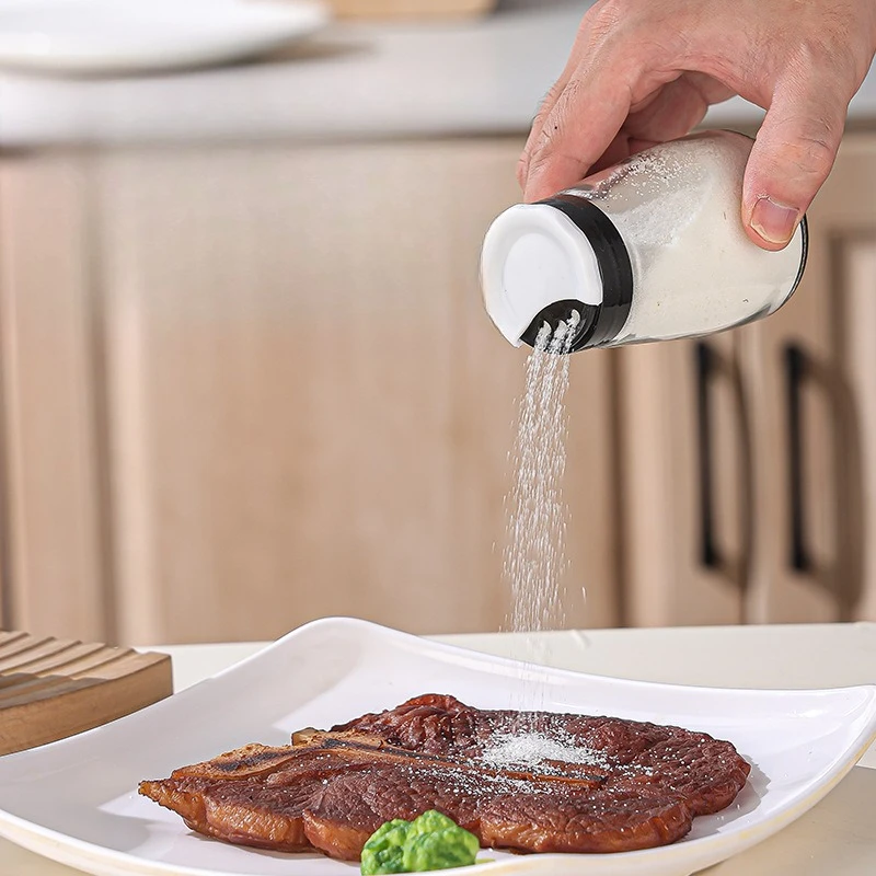 A Plastic Transparent Glass Bottle for Kitchen Barbecue Pepper and Cumin Seasoning, Sprinkling and Powder