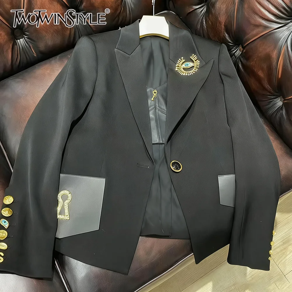 TWOTWINSTYLE سترات فاخرة فضفاضة متينة للنساء مع طية صدر السترة وأكمام طويلة وزر مقسم للخريف سترات نسائية جديدة KJA549940