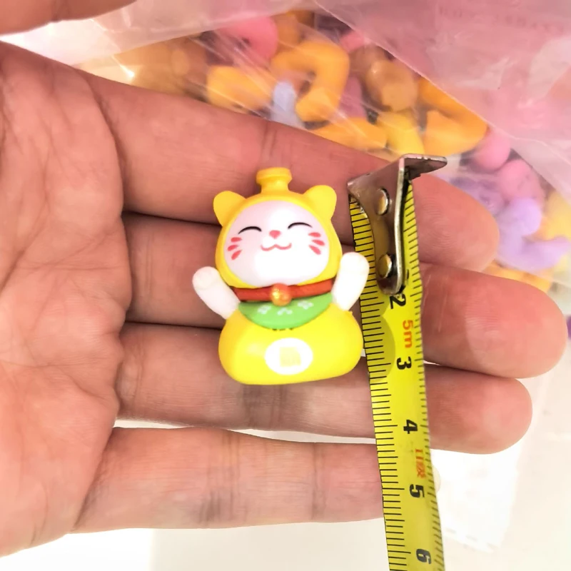 Surpresa gato da sorte fortuna gato animal de estimação ouro amarelo maneki neko gatinho figura sólida anime modelo 3d brinquedo limitado coletar presente para criança
