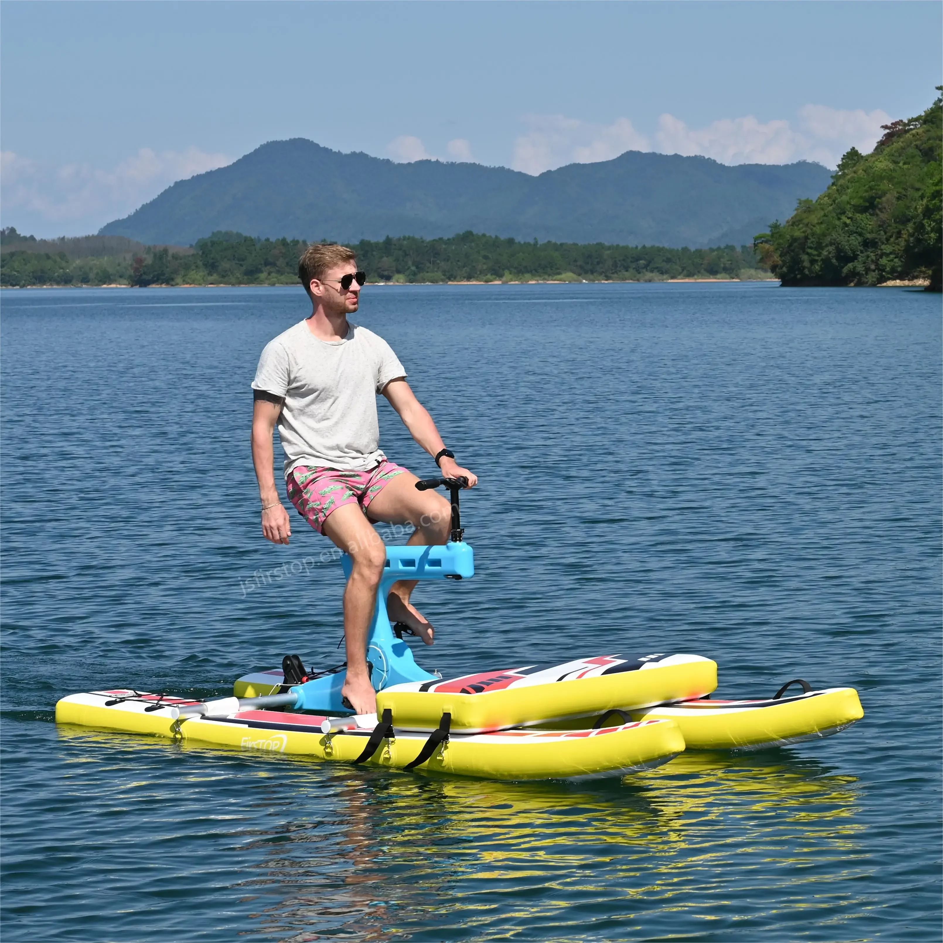 2023 Newly Water Play Equipment Inflatable Water Bicycle Pontoon Lake Sea Inflable Board with Bike