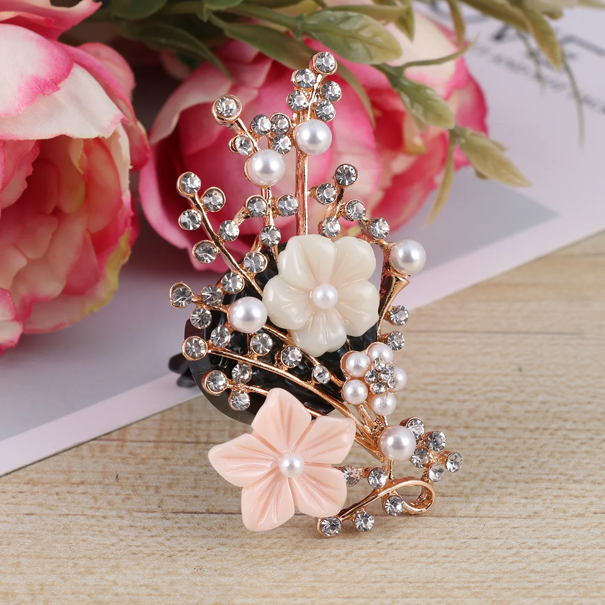 

Car Perfume Clip Rhinestone Floral Vent Aromatherapy Diffuser Mini Air Freshener for Car Office Home Bling Decor