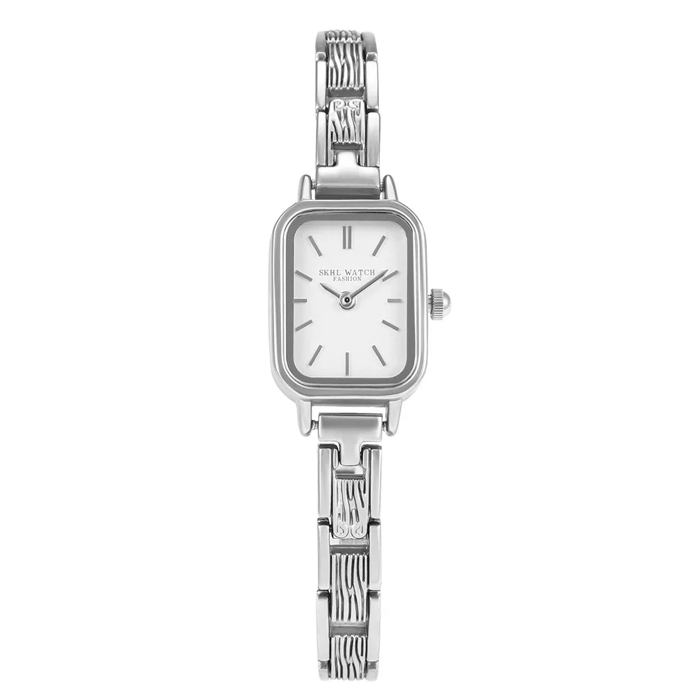 Montre pour femme exquise, nouveauté 2026, petite montre en or haut de gamme de style rétro, montre à quartz de luxe légère avec une sensation vintage.