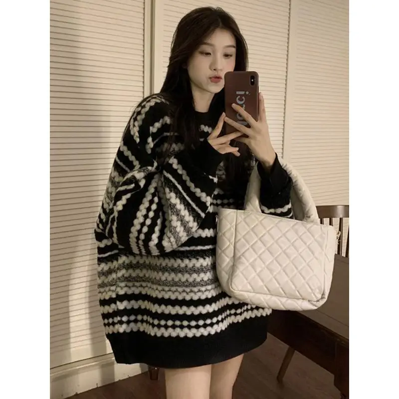 

2022 Autumn New Light Luxury Fashion Loose Mid-length Sweater Women's Sexy Top All-match Boutique Clothing Simple Style