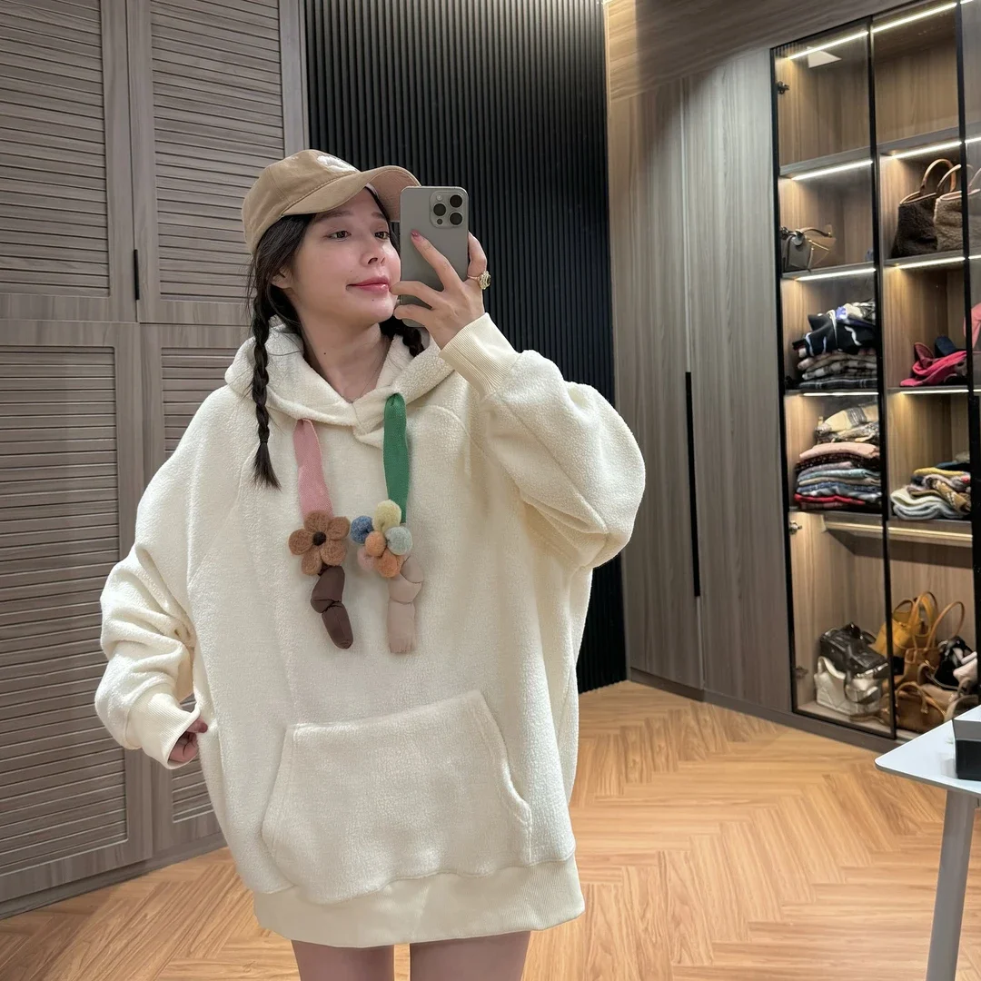 

2024 New Autumn and Winter Fashionable Style High-end Advanced Comfortable Niche Flowers Sweet Hoodies for Women