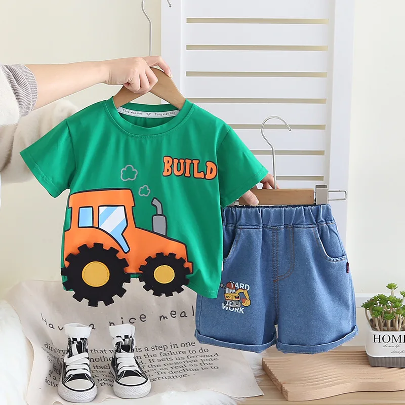 Toddler Boy Summer Outfits 2025 New Fashion Childrens Boys Casual Tractor Printed T-shirts Tops and Shorts Two Piece Clothes Set