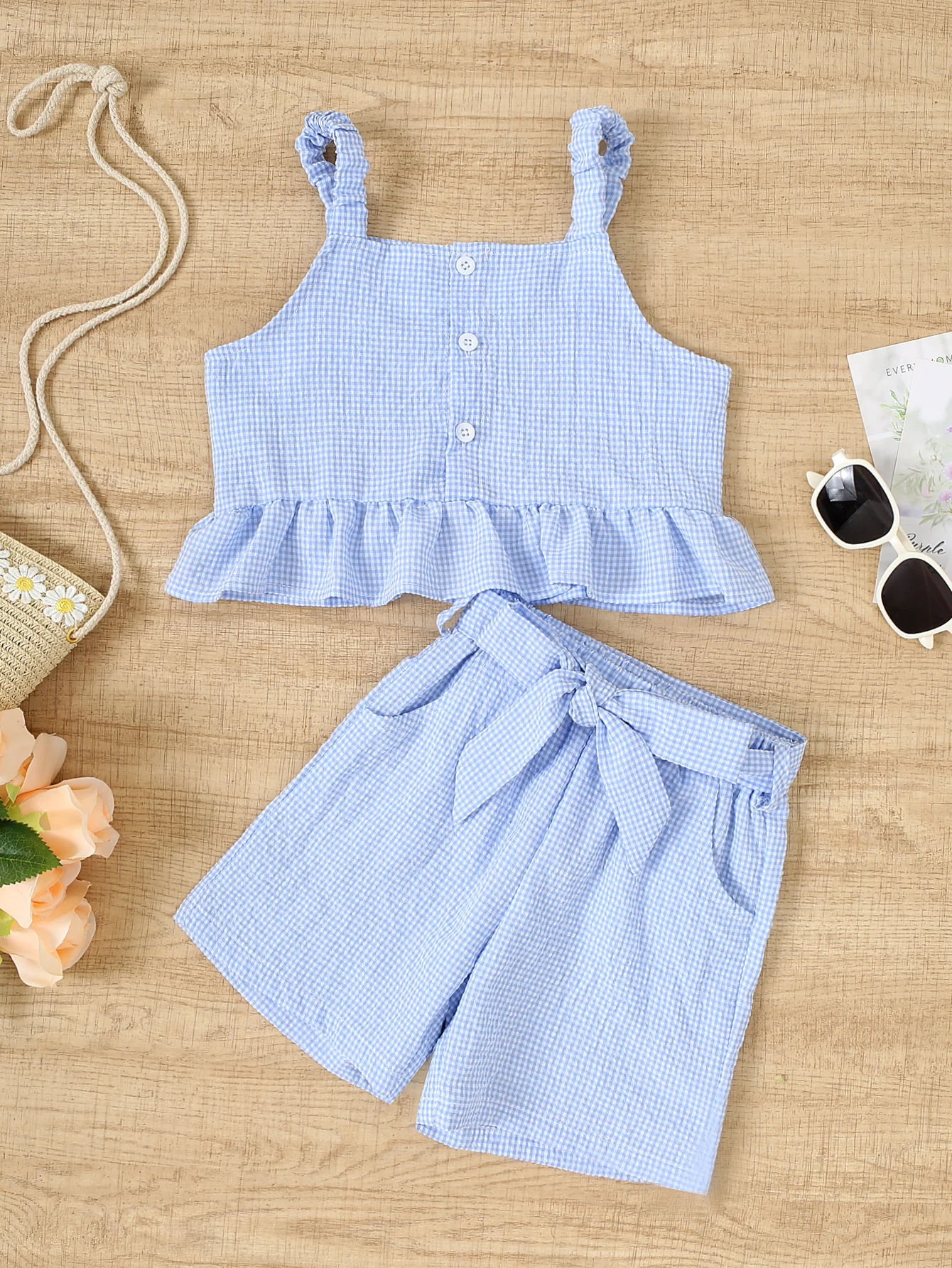 

Girls Aged 4 - 7 Years Old Blue and White Plaid Suspender Shorts Suit Summer Smart and Playful Clothing