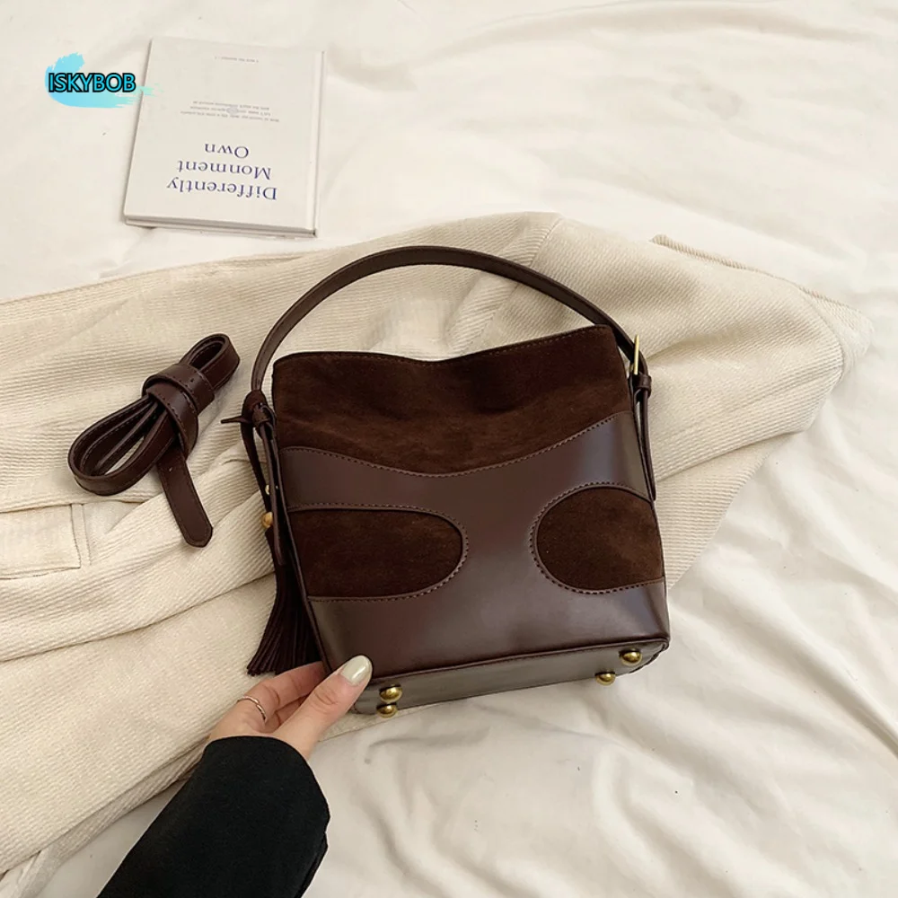 

Trendy Tassels Pendant Faux Suede Bucket Bag Handbag Large Capacity Slouchy Hobo Bags Shoulder Bag Solid Color Tote Bag Holiday