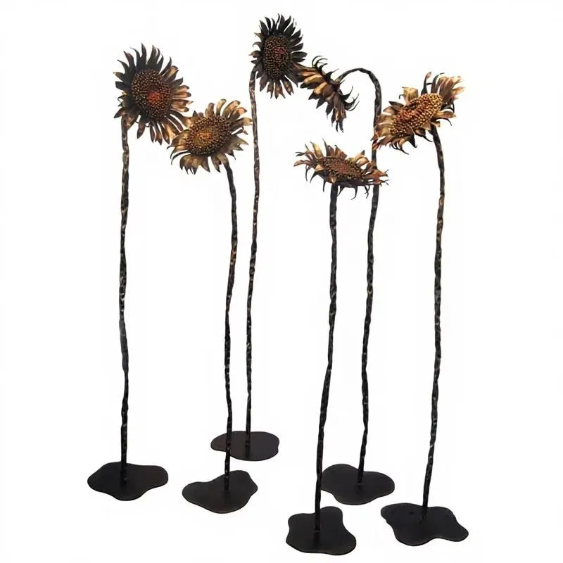 Modern Welded Iron Sunflower Sculpture for Garden and Outdoor Decor