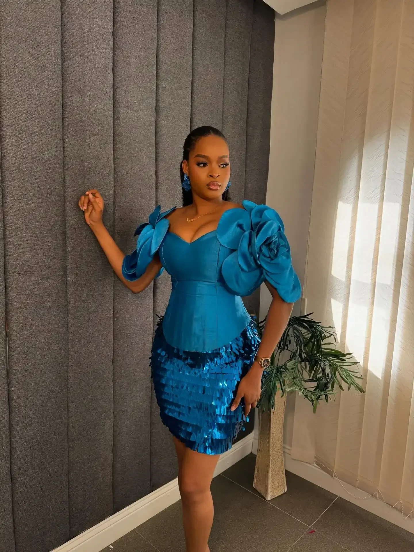 Modieuze sprankelende zeemeermin korte glitter zwart meisje cocktailbaljurk sexy lieverd afstudeerfeestjurk op maat