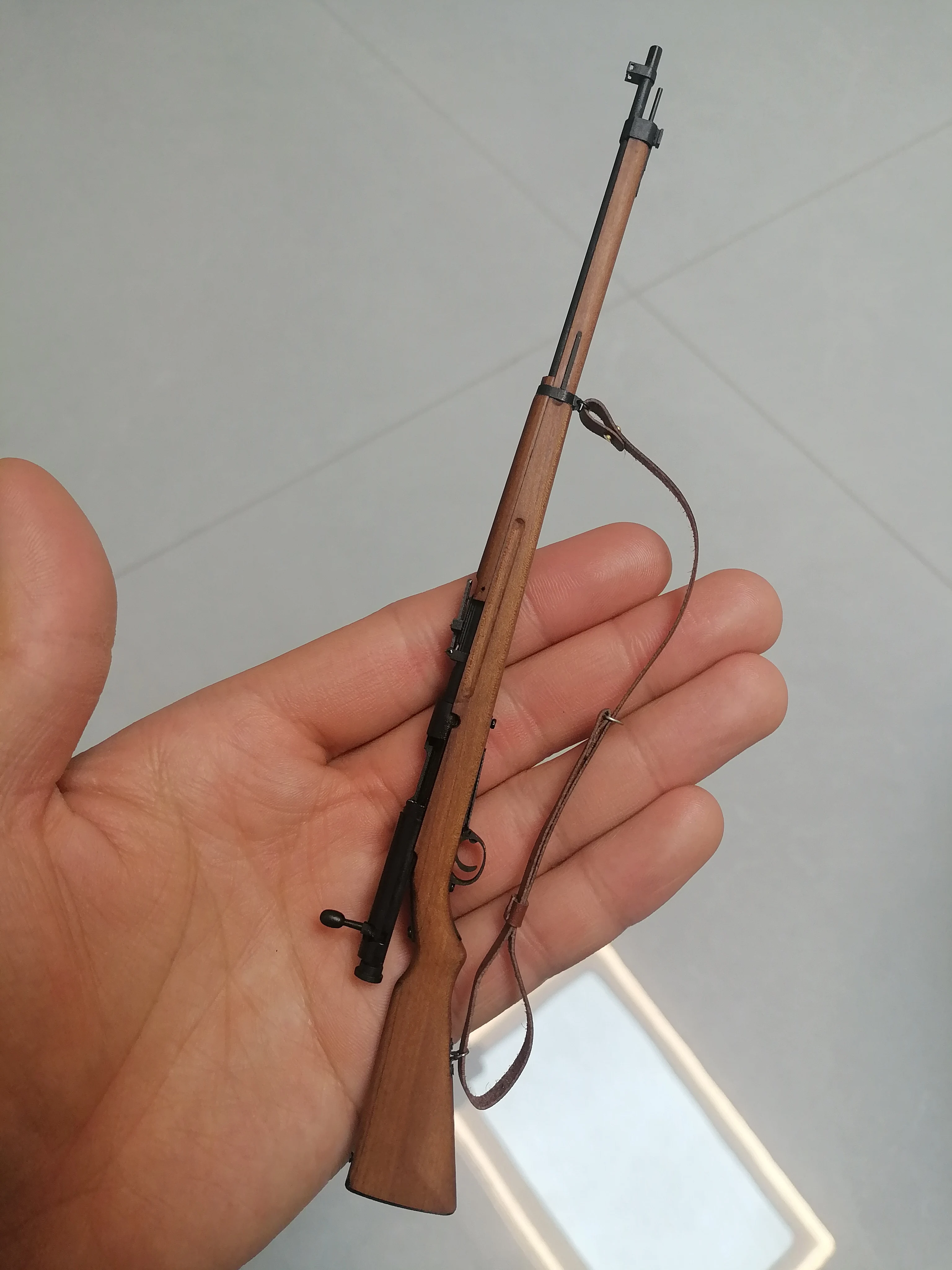 1:6 اليدوية سلسلة الحرب العالمية الثانية مسدس لعبة خشب متين معدن نوع 38 بندقية تجميع نموذج بندقية لشخصيات العمل