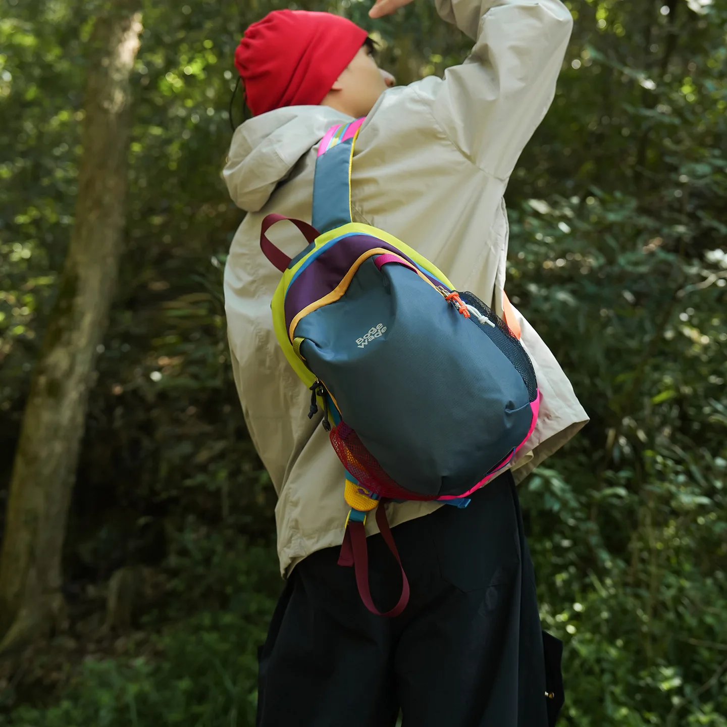Outdoor mountain climbing color-blocked backpack, women's lightweight travel backpack, student casual cycling sports bag