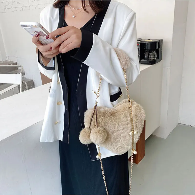 

Crossbody Bags Love-shaped Women's Bag Design Sense Fashion Handbags Office Workers Tote Bag Commuting Shoulder Bag