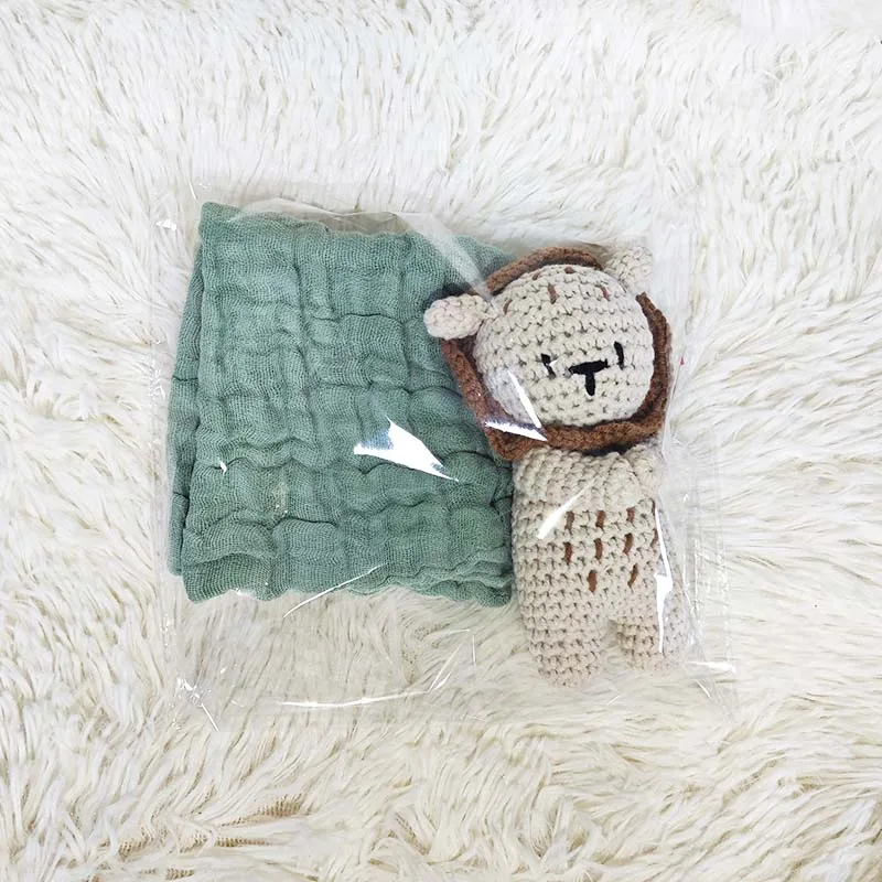 Handmade crochet lion plush toy infant comfort doll matched with soft security cloth