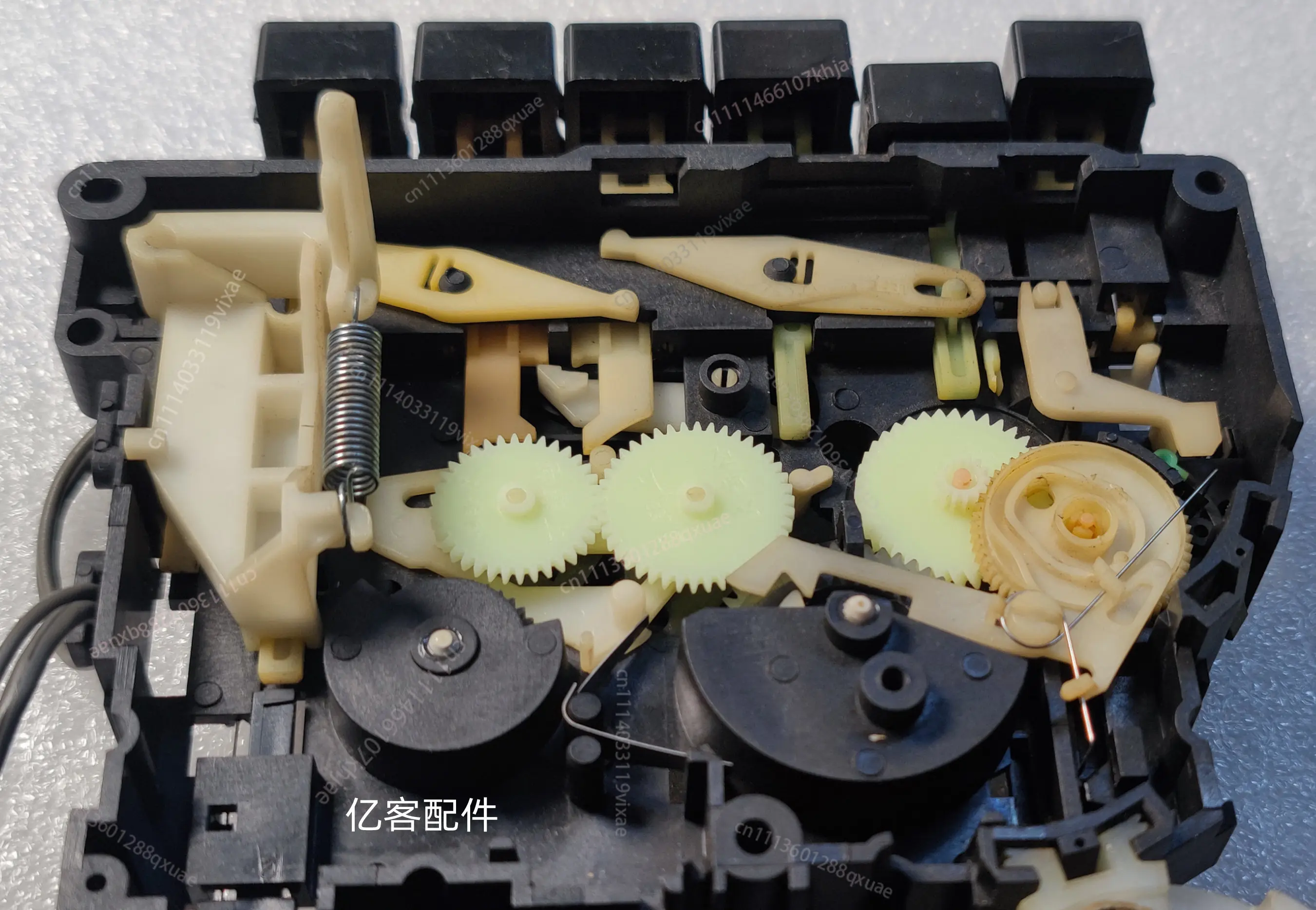 

Ремень и шестерни для кассетных магнитофонов Philips D7140 D7160 D8040 D8268 D8269 D8334 D8437 D8543