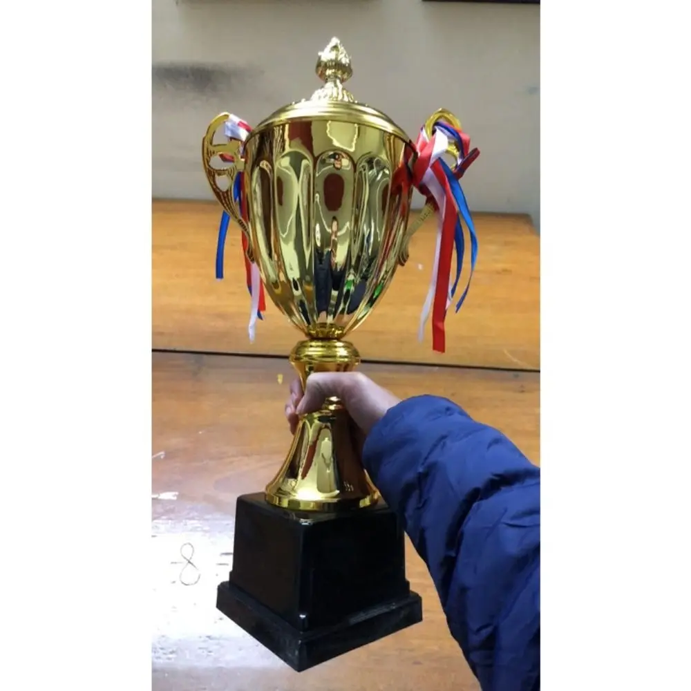 

Sports Games Gold Trophy Awards Metal Model Champion Small Prize Cup with Lid Competition Soccer Winner Award Trophy