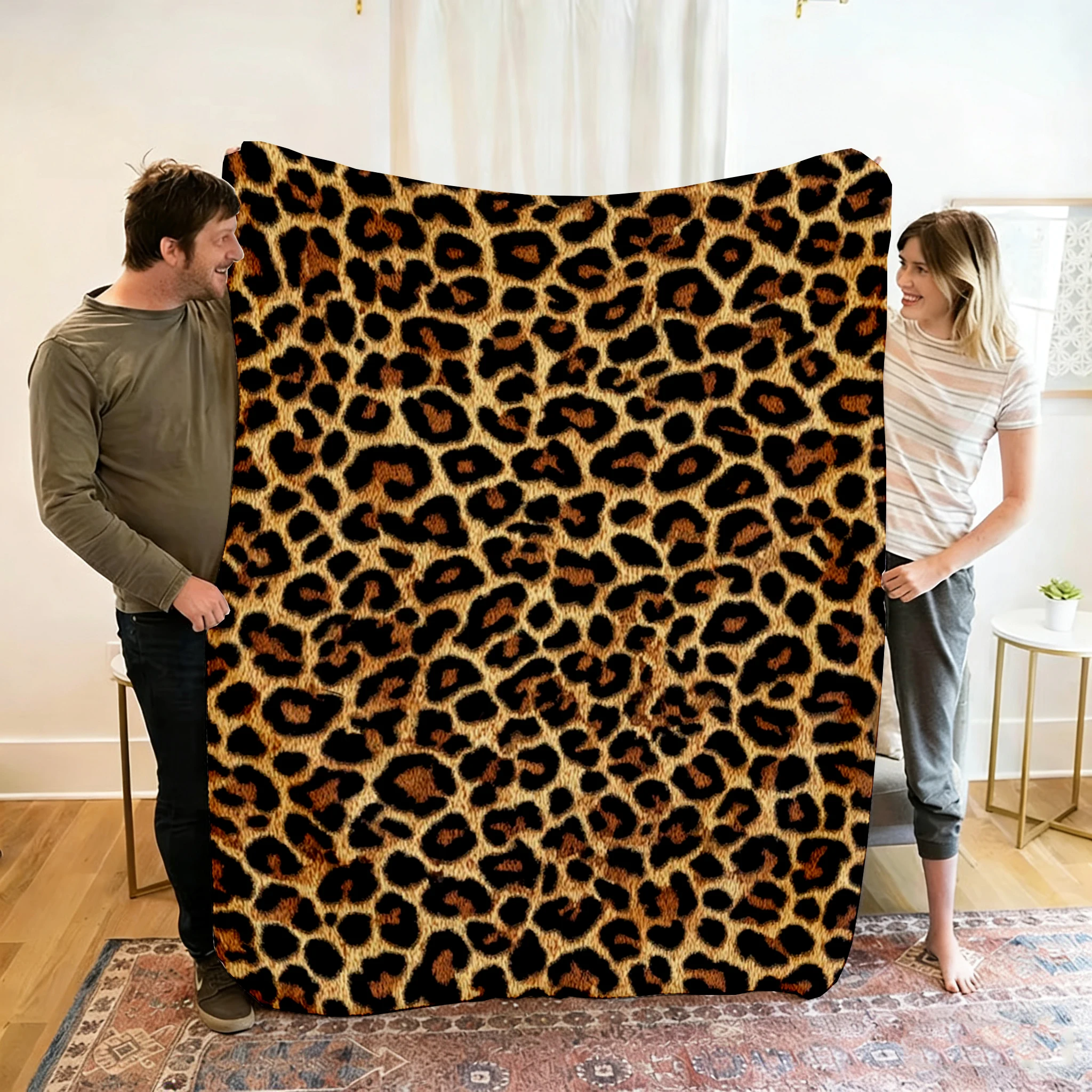 1pc Luxurious Leopard Print Flannel Blanket-Soft,Cozy & Hypoallergenic,Ideal for Sofa,Bed,Office,Travel,Picnic, and Outdoor Use