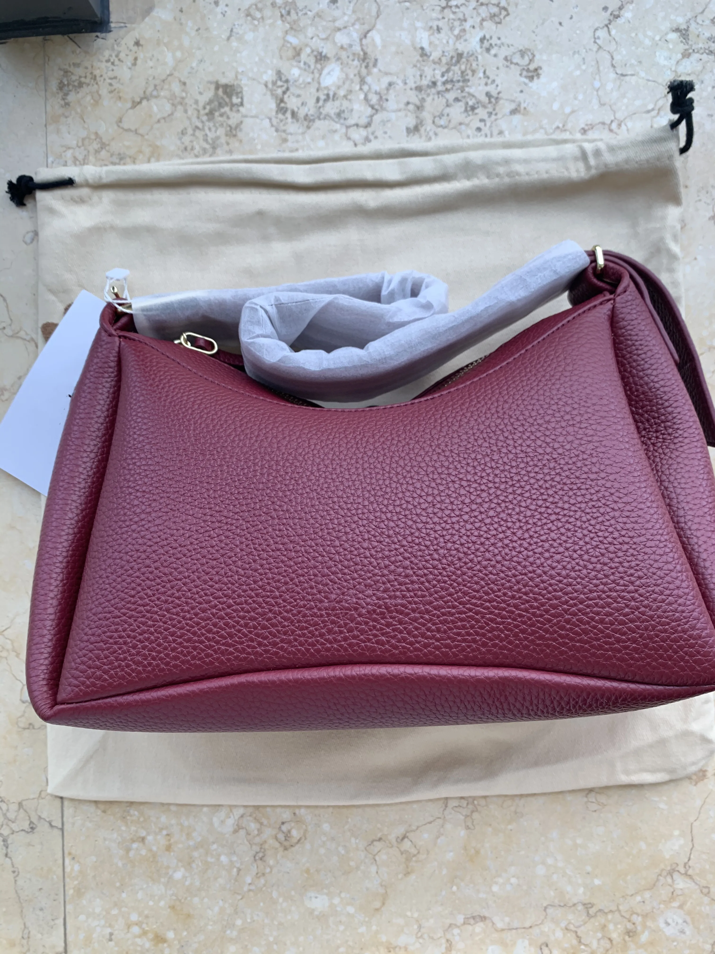 

New fashion brand commuter bag women's temperament underarm shoulder bag French niche designer design solid color handbag should