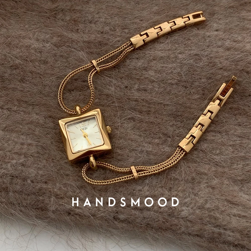 

Light luxury fashion square small dial thin chain exquisite high-end watch fashionable women elegant generous exquisite unique