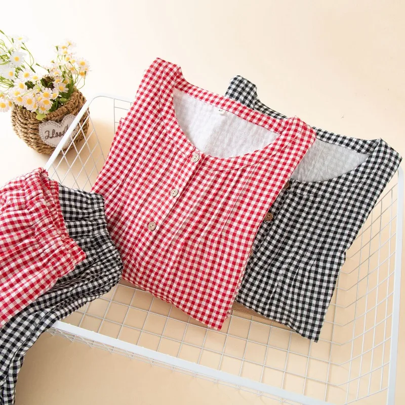 Women's Lightweight Cotton Blend Classic Gingham Plaid 3/4 Sleeve Pleated Partial Button-Front Pajama Set Loungewear.