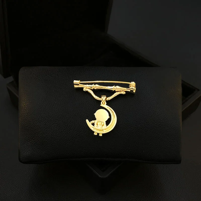 Luxury Moon Spaceman Heart Brooch Women's Astronaut Pendant Pin for Bridal Wedding Party Stylish Suit Ornament Gift Jewelry 5765