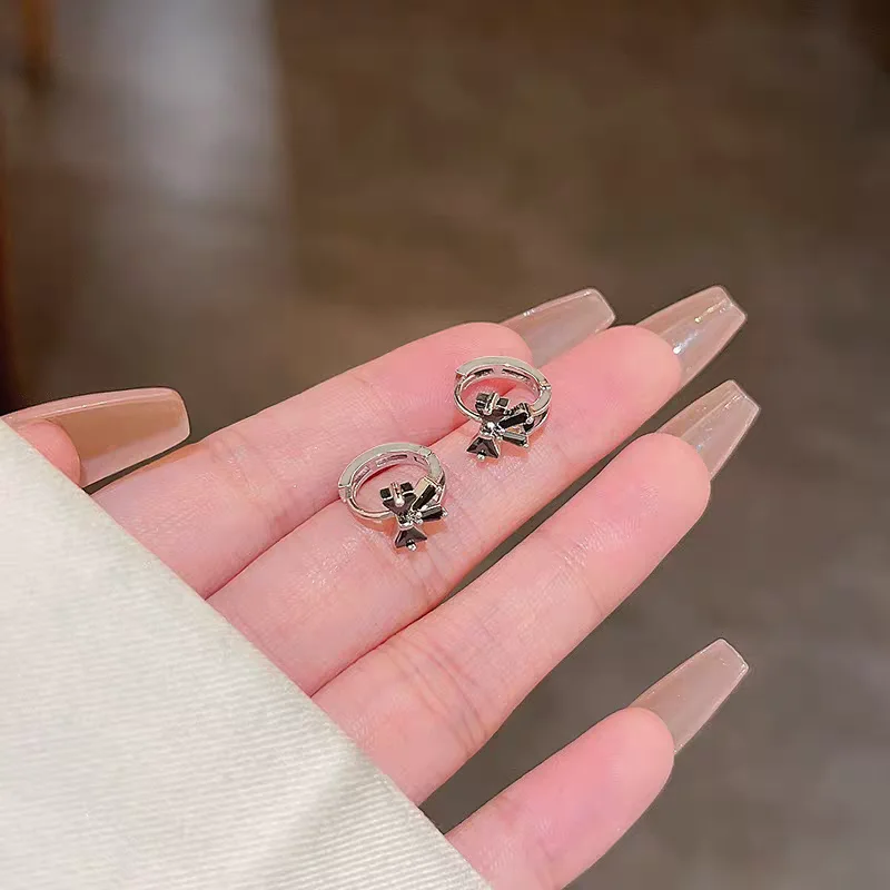 Korean Version Black Bow Shaped Silver Earrings Unique Design Fashionable Luxurious Refined Elegant Ear Accessories for Women