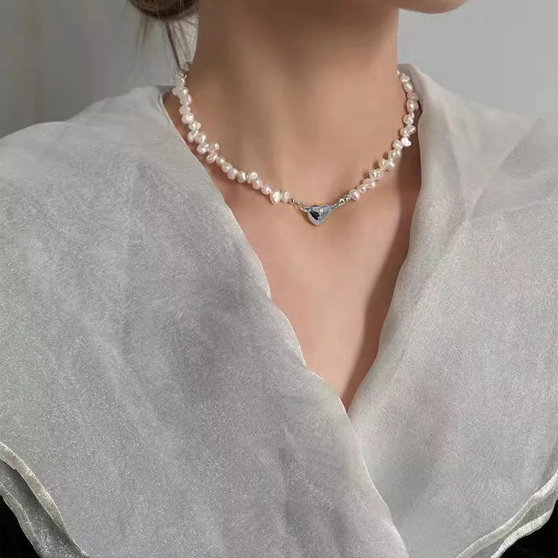 New Korean Baroque Pearl Chain Choker Necklace For Women Jewelry Gift 2022 Vintage Silver Color Magnet Heart Pendant Necklaces