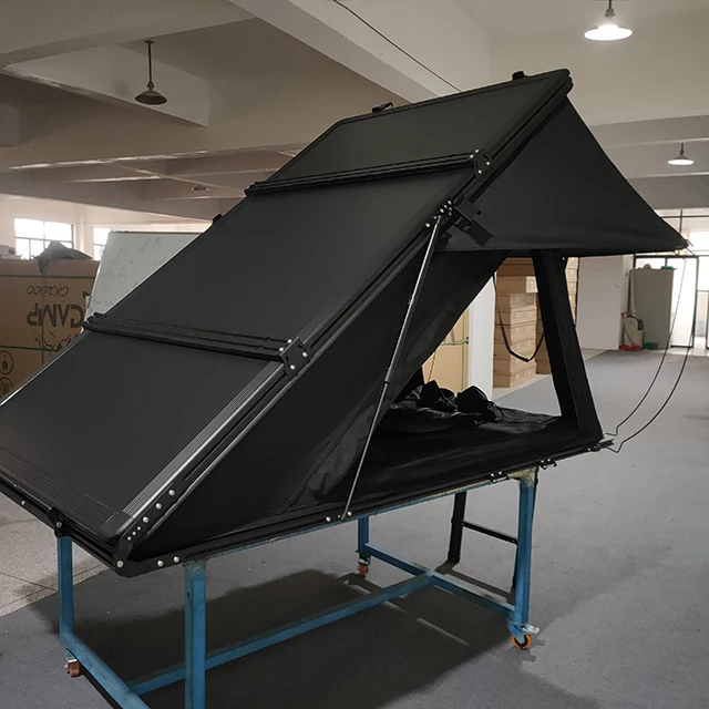 Custom Outdoor Camping Aluminum 4 Person Roof Tent Triangle  Rooftop Tent Clamshell Black Gray Hard Shell Roof Top Tent