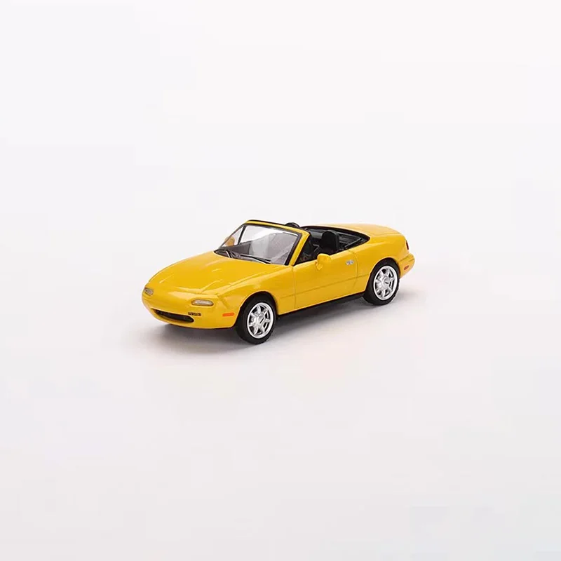 

Модель автомобиля в масштабе 1:64 MINI GT для Mazda Miata MX-5 (NA) из сплава