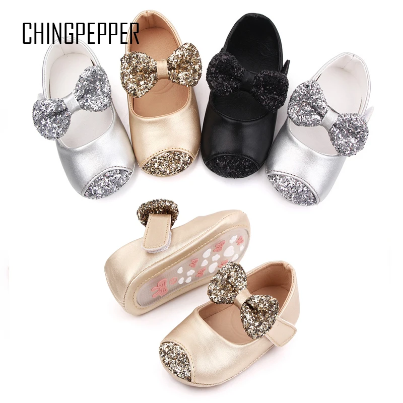 

New Brand Infant Girl Crib Shoes Fashion Bling Bows Trainers Baby Item Newborn Soft Rubber Sole Princess Footwear Doll Shoe Gift