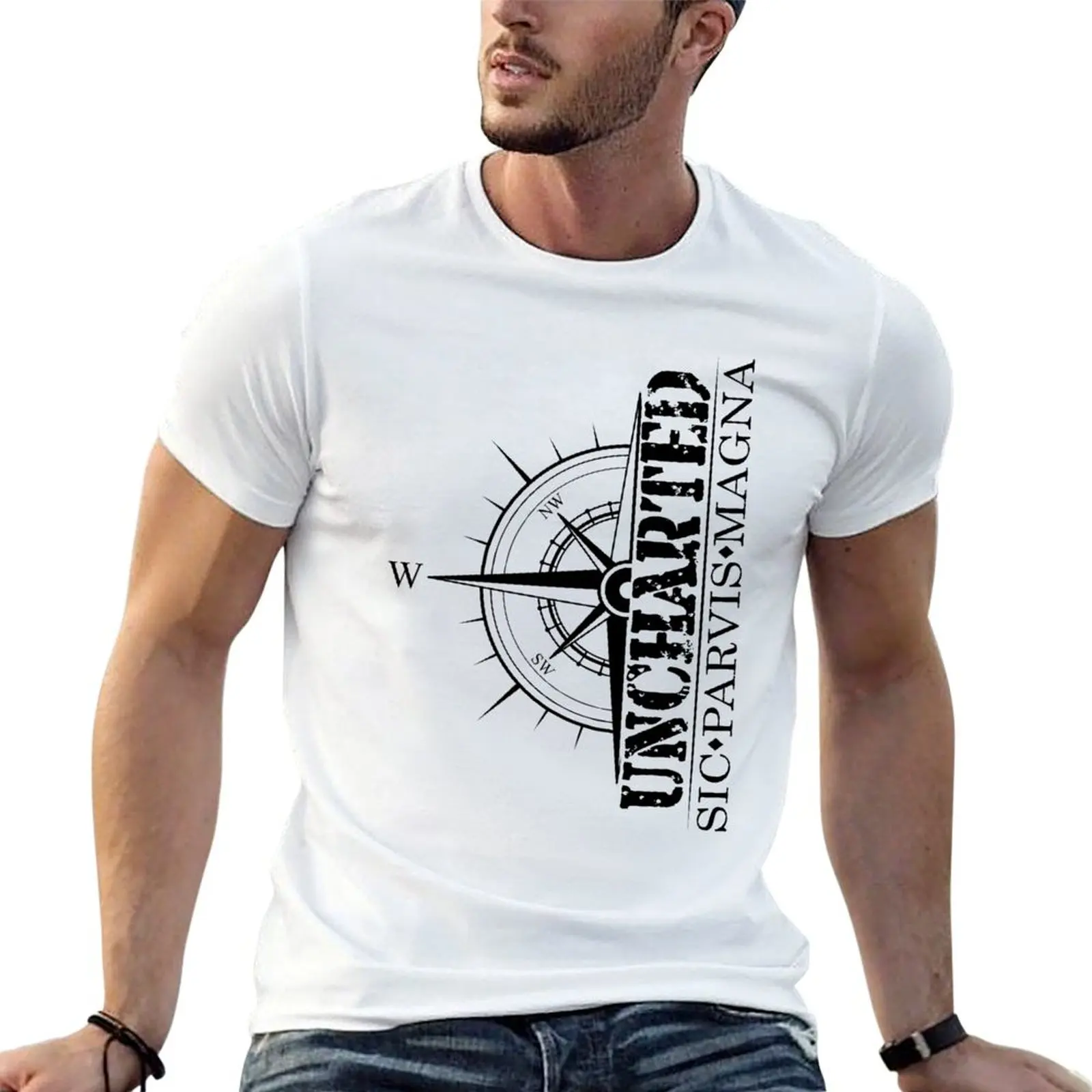 Camiseta Uncharted - Sic Parvis Magna Design 2 con brújula, camisetas estampadas para hombre, camiseta para hombre, camiseta 100 por ciento algodón