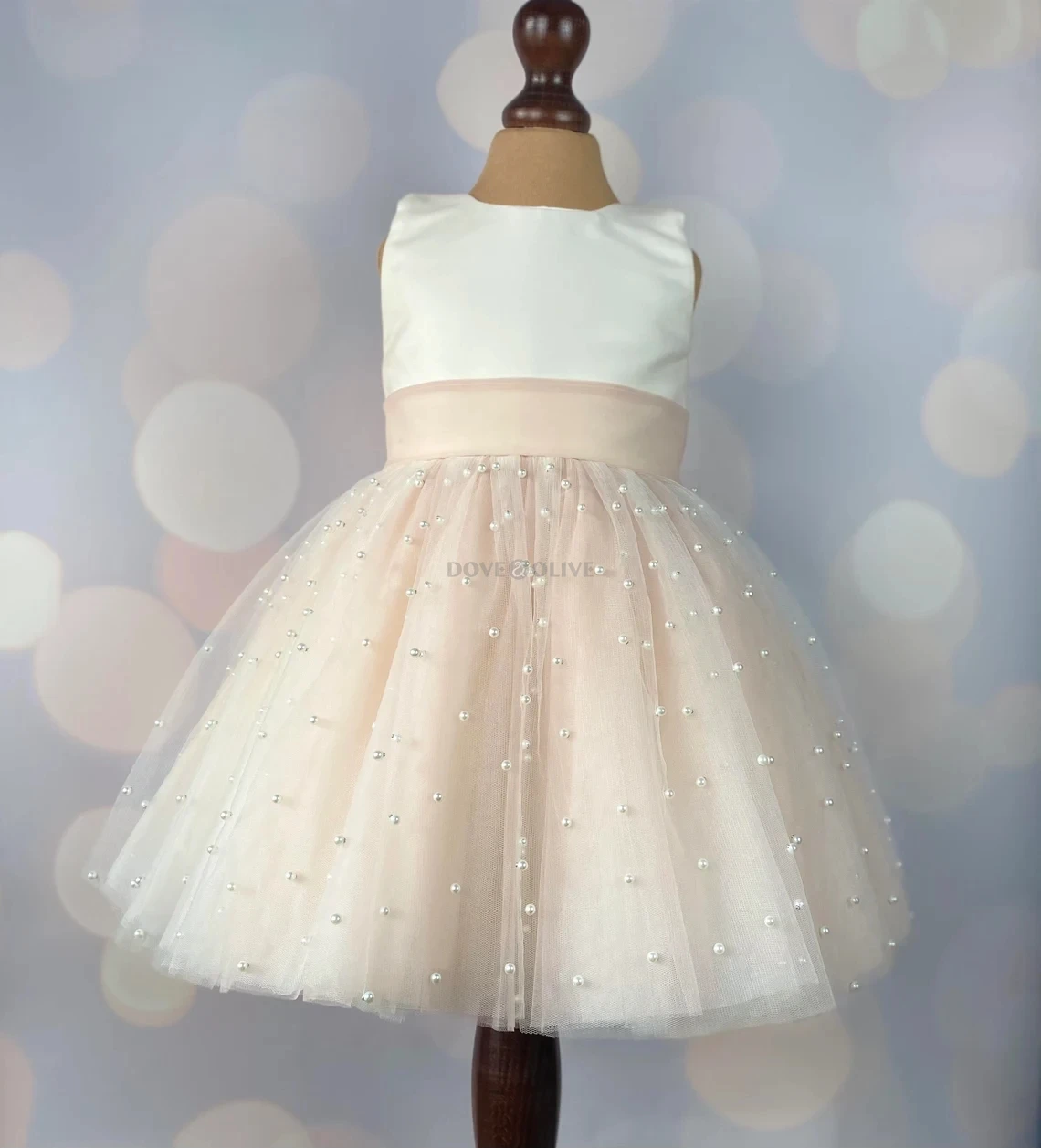 สีขาวสีชมพูชุดสาวดอกไม้สั้นไข่มุกกับโบว์เข็มขัด O คอวันเกิด PUFFY ชุดเด็กทารกชุดสําหรับงานแต่งงาน