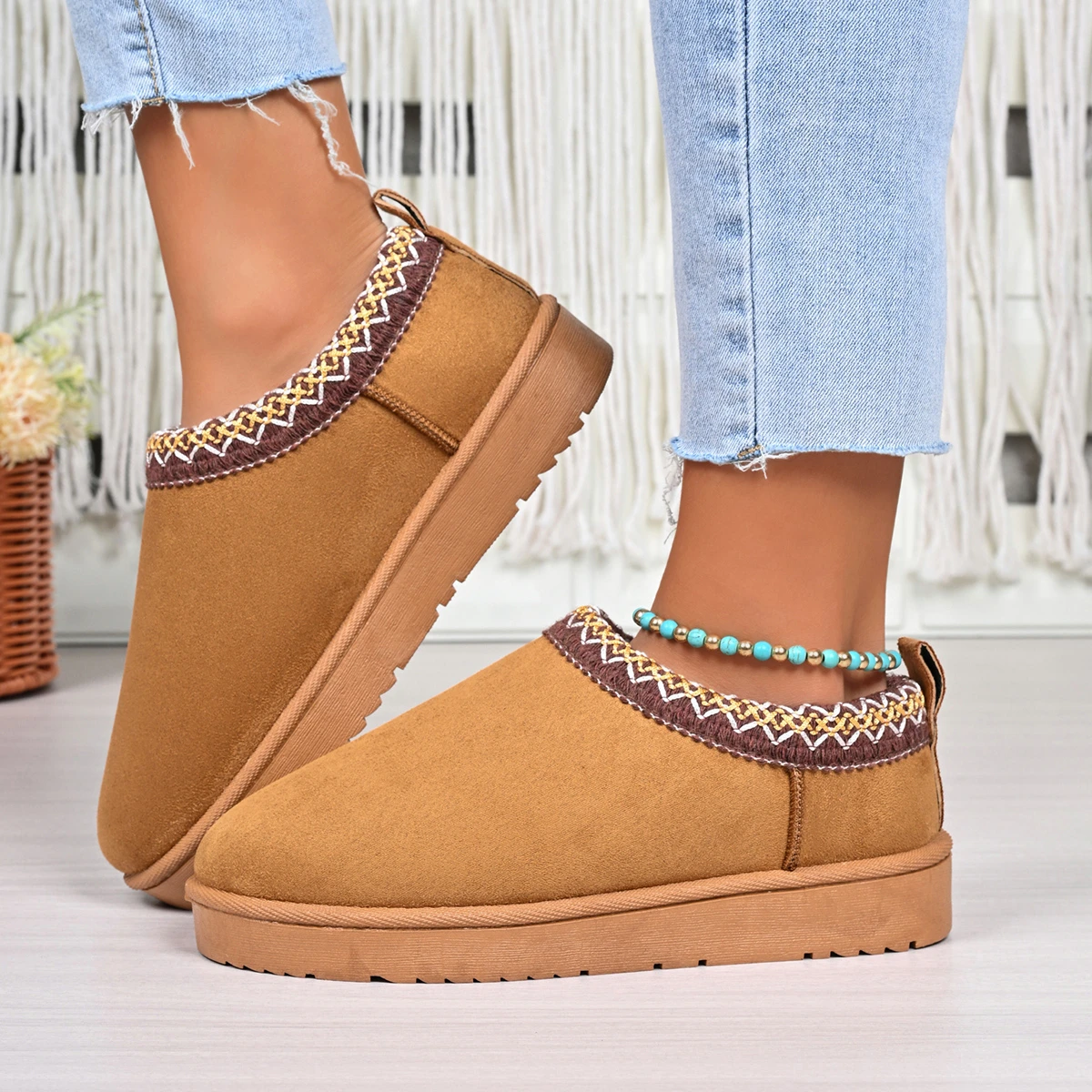 Women Suede Short Snow Boots Metal Buckle Decor Plush Lining Slip-on Anti-slip Thick Sole Warm Winter Casual Outdoor Shoes