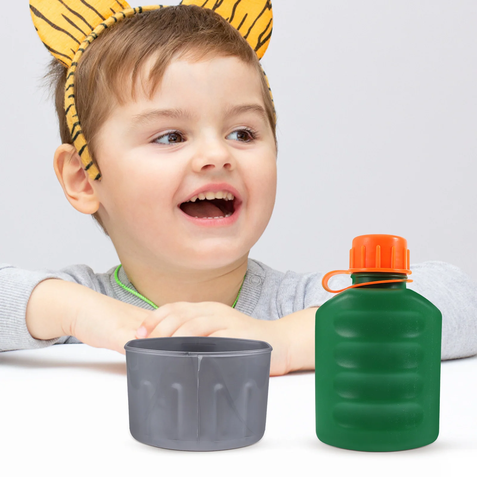 

Explorers Tool Kit Kids Outdoor Props Washable One Size Fits Most Birthday Party Supplies cosplay