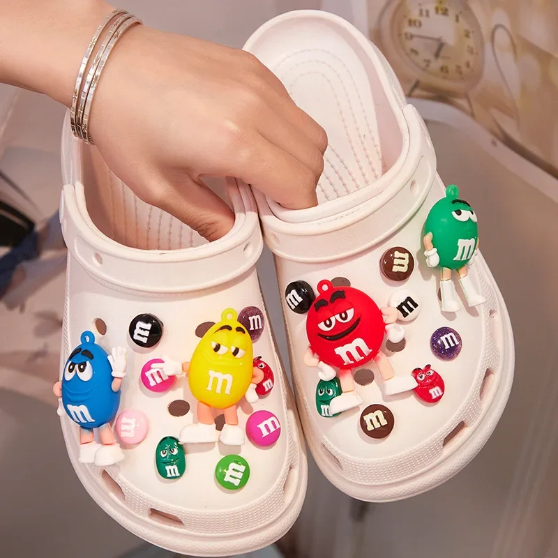 2024 Whole Set Hot Sale DIY Hole Shoes Charms for Cute Cartoon Handmade Charms Designer Quality Garden Shoe Decoration Girl Gift