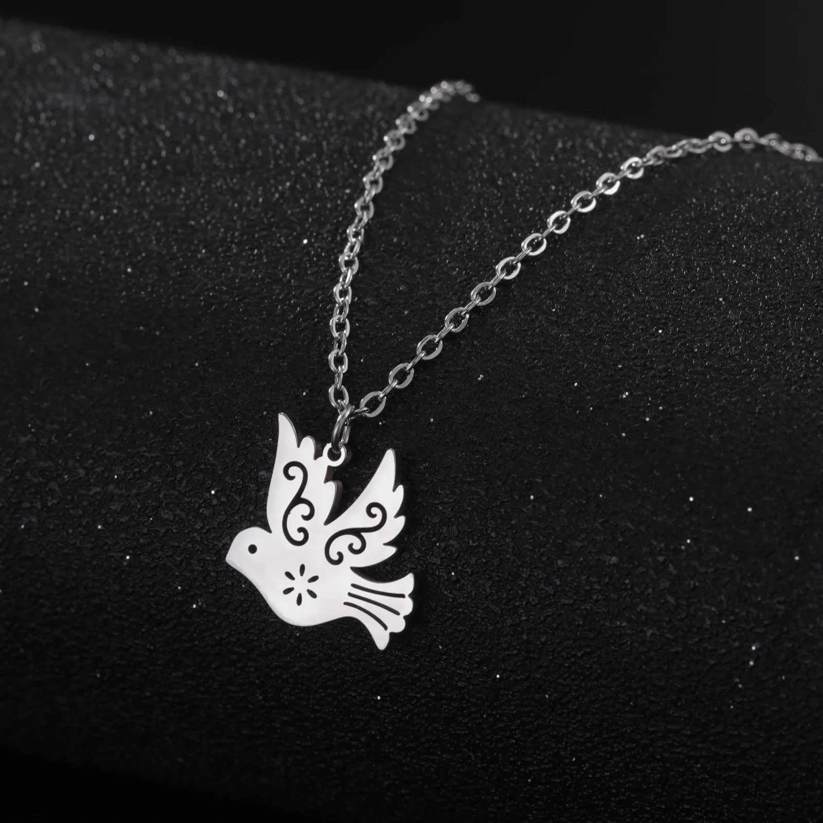 Skyrim Peace Dove Pigeon Pendant Necklace Women Girls Stainless Steel Gold Color Neck Chain Cute Bird Jewelry Birthday Gift