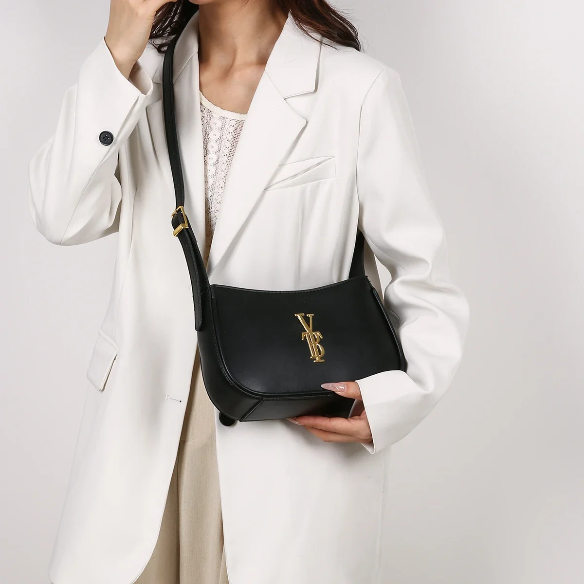 

Famous Fashionable Women's Zipper Crossbody Bag Classic Popular Designer Shoulder Bag With Detachable Strap