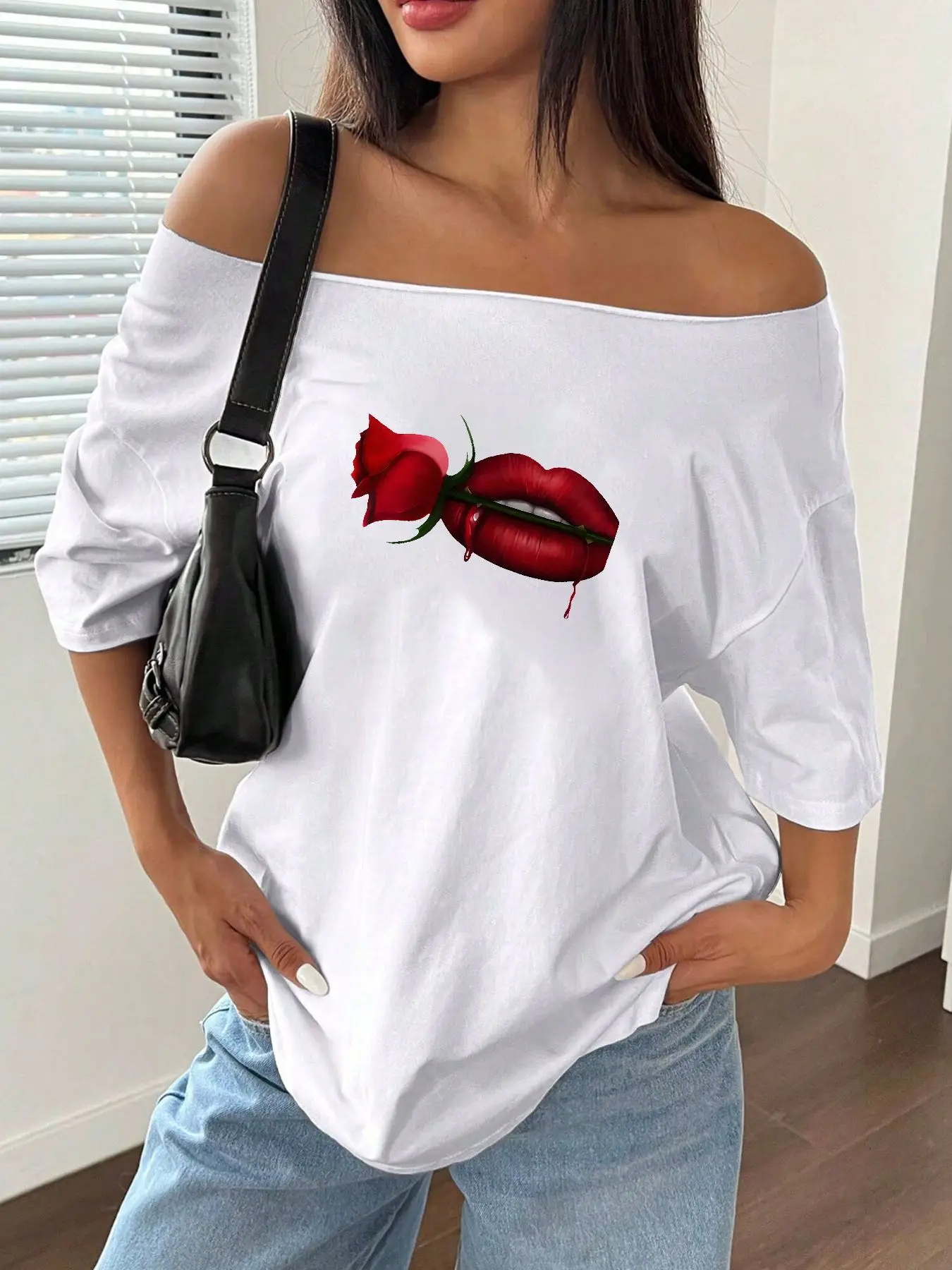 

Plus Size Red Rose Lips Bite 100% Cotton Shoulder Loose Print T-Shirt Oversized Y2K Style Graphic Tees Women Tops Summer Off