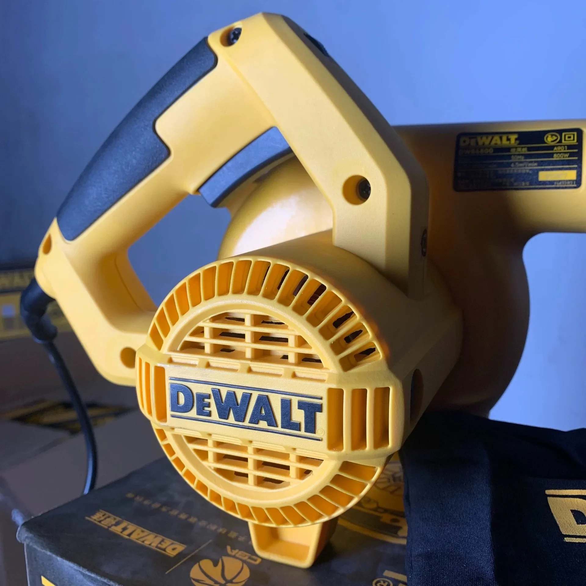DEWALT DWB6800-B1 Blower 800W