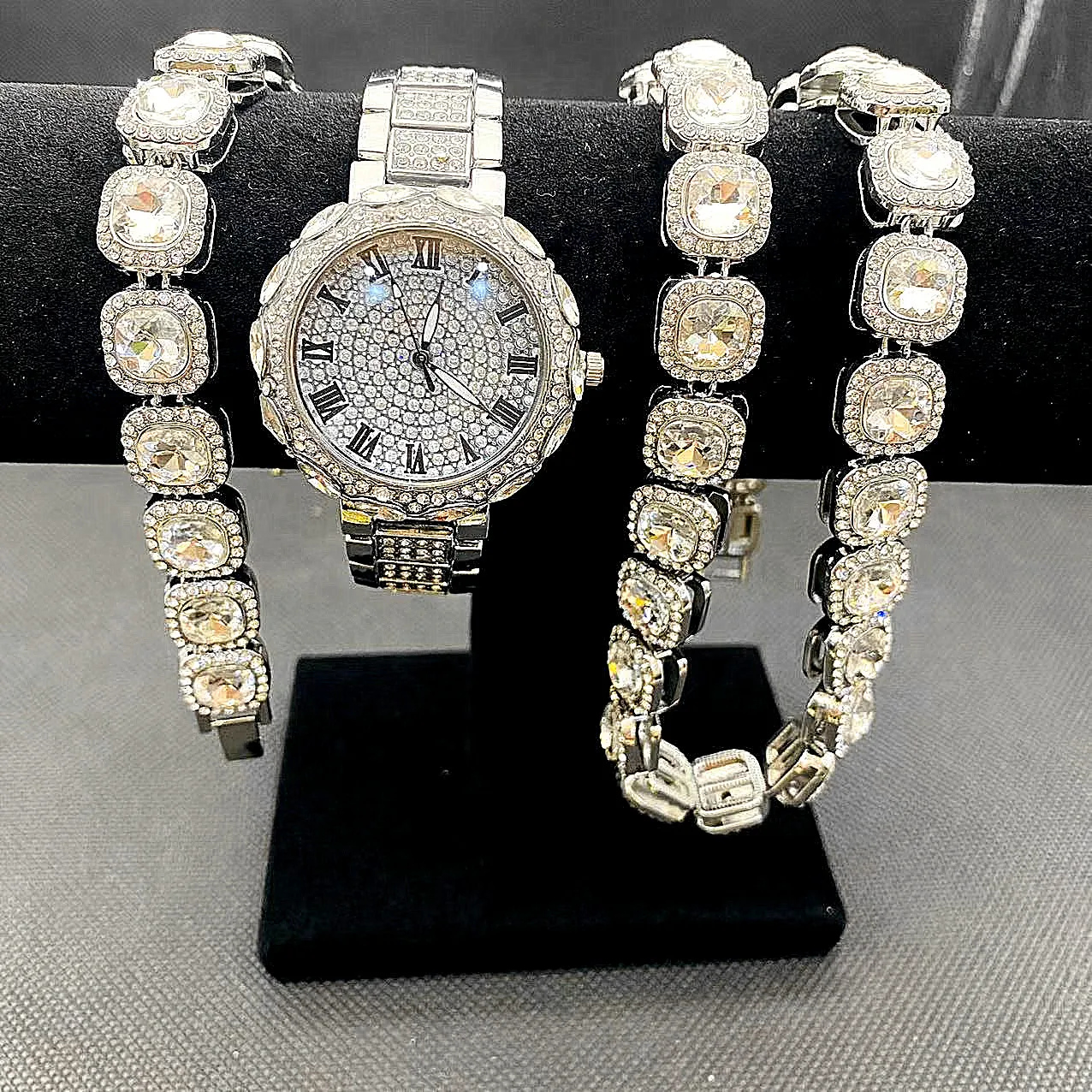

3pcs Iced Out Watches for Women Gold Watch Heavy Big Chains Bracelet Necklace Choker Bling Jewelry for Women Watch Quartz Reloj