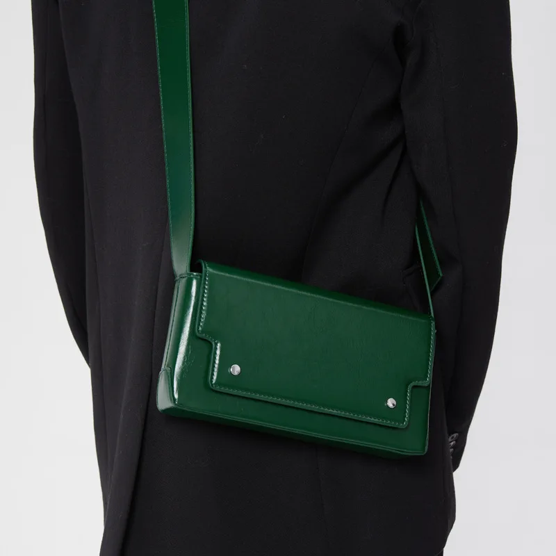 New square box bag, same envelope for men and women, large  fashionable and casual shoulder flip cover, versatile messenger
