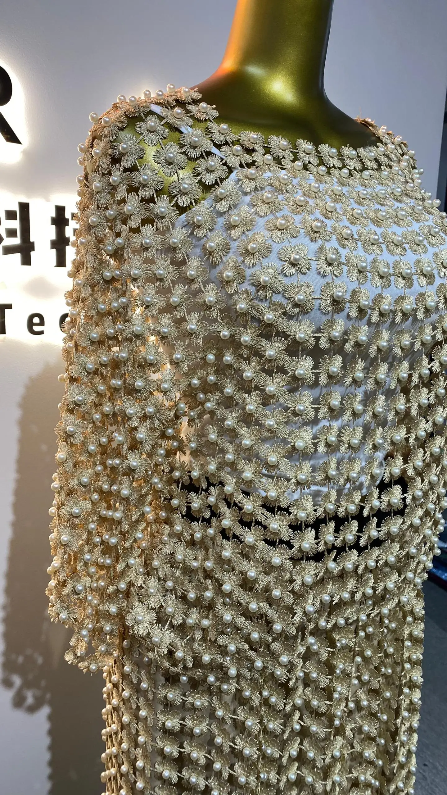 دبوس متابعة نمط السيدات أنيقة الراقية بلون مطرزة زهرة جوفاء الدانتيل فستان الزفاف ثوب مسائي-GZMM033