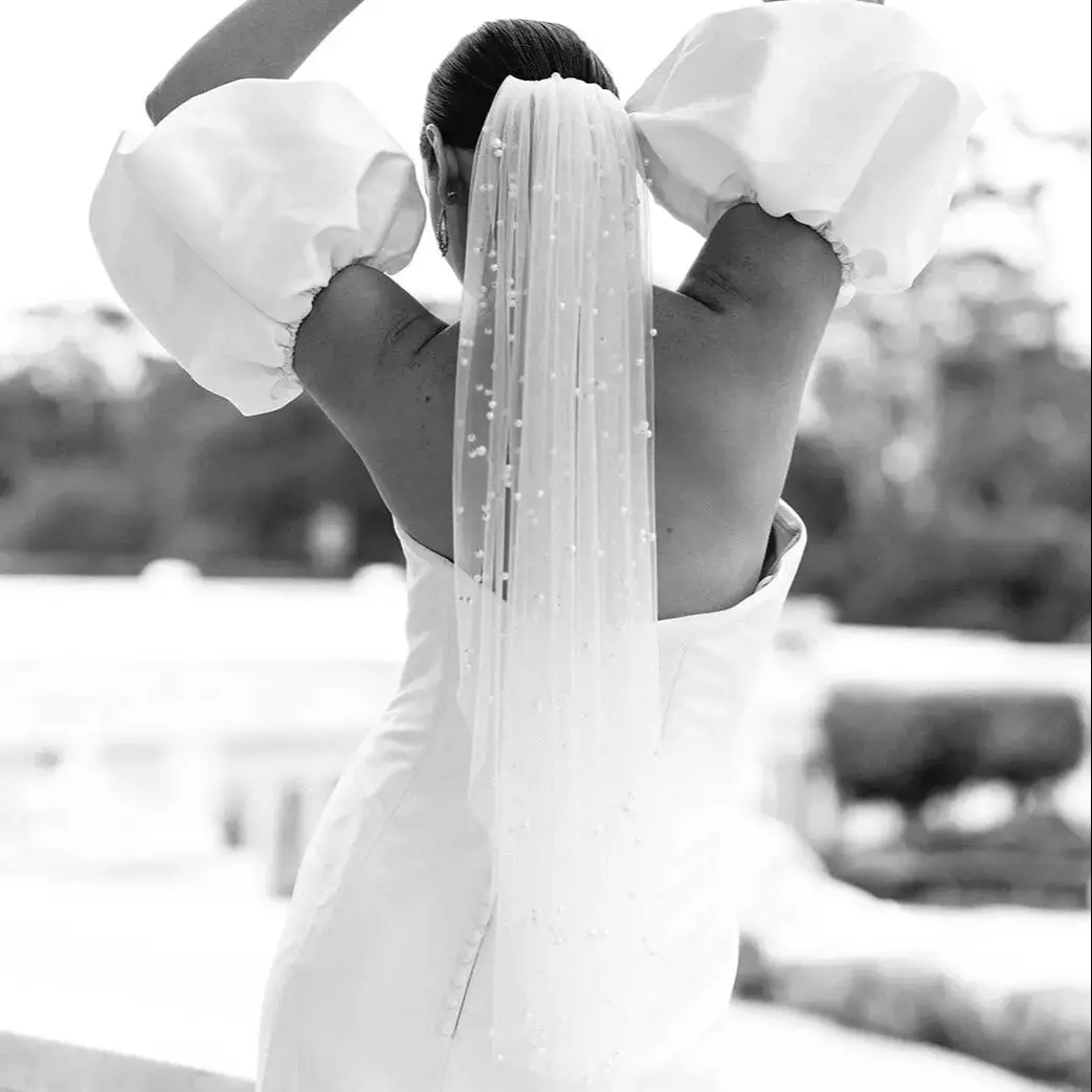 Voile de mariage avec peigne pour patients, perles classiques, longueur cathédrale, bord brut à un niveau, accessoires de mariage, beauté de la mariée, V05