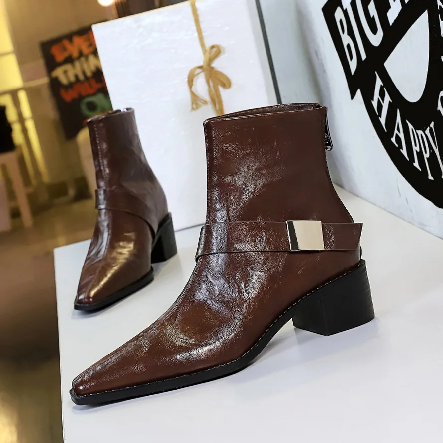 

BIGTREE Boots Soft Leather Boots Women's Winter Square Head High Heel Short Boots Retro Style Wrinkled Boots Belt Buckle