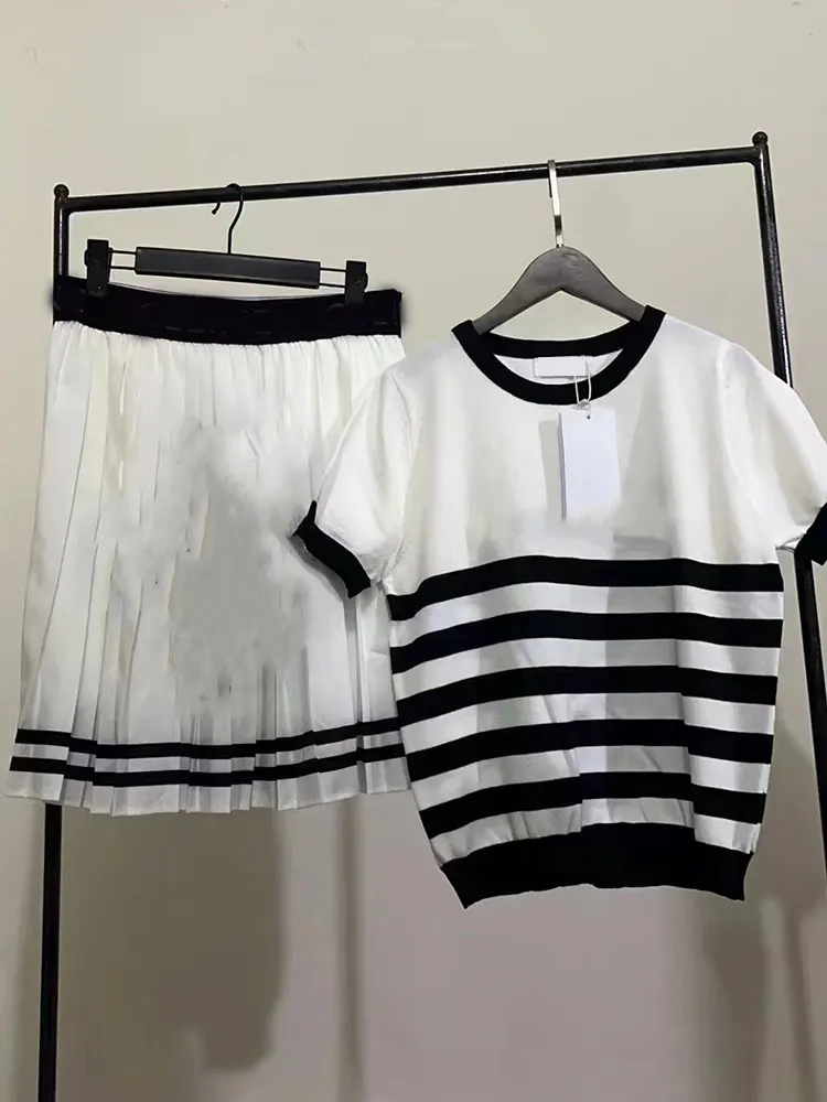 Vintage striped lapel sweater short sleeve T-shirt two-piece 2024 summer women\'s new + high-waisted pleated skirt fashion set