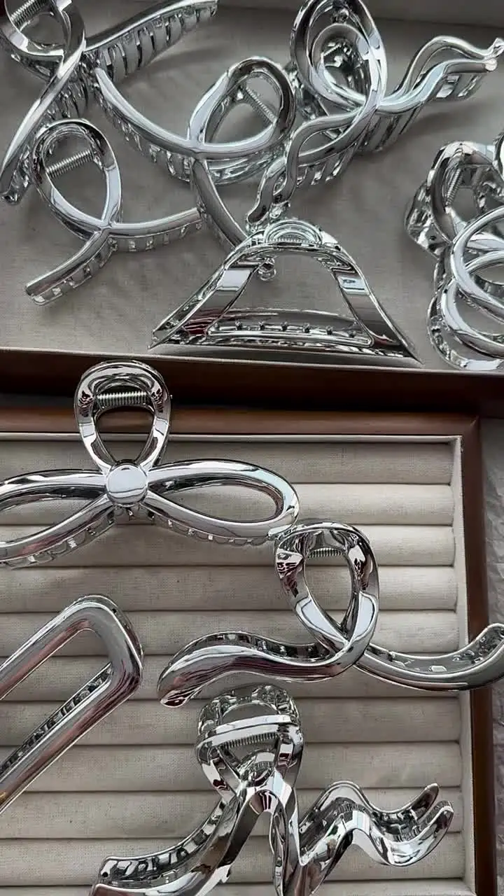 Zilveren koude wind haarclip Dames High-end haartextuur Shark Clip Eenvoudige liefde haaraccessoires