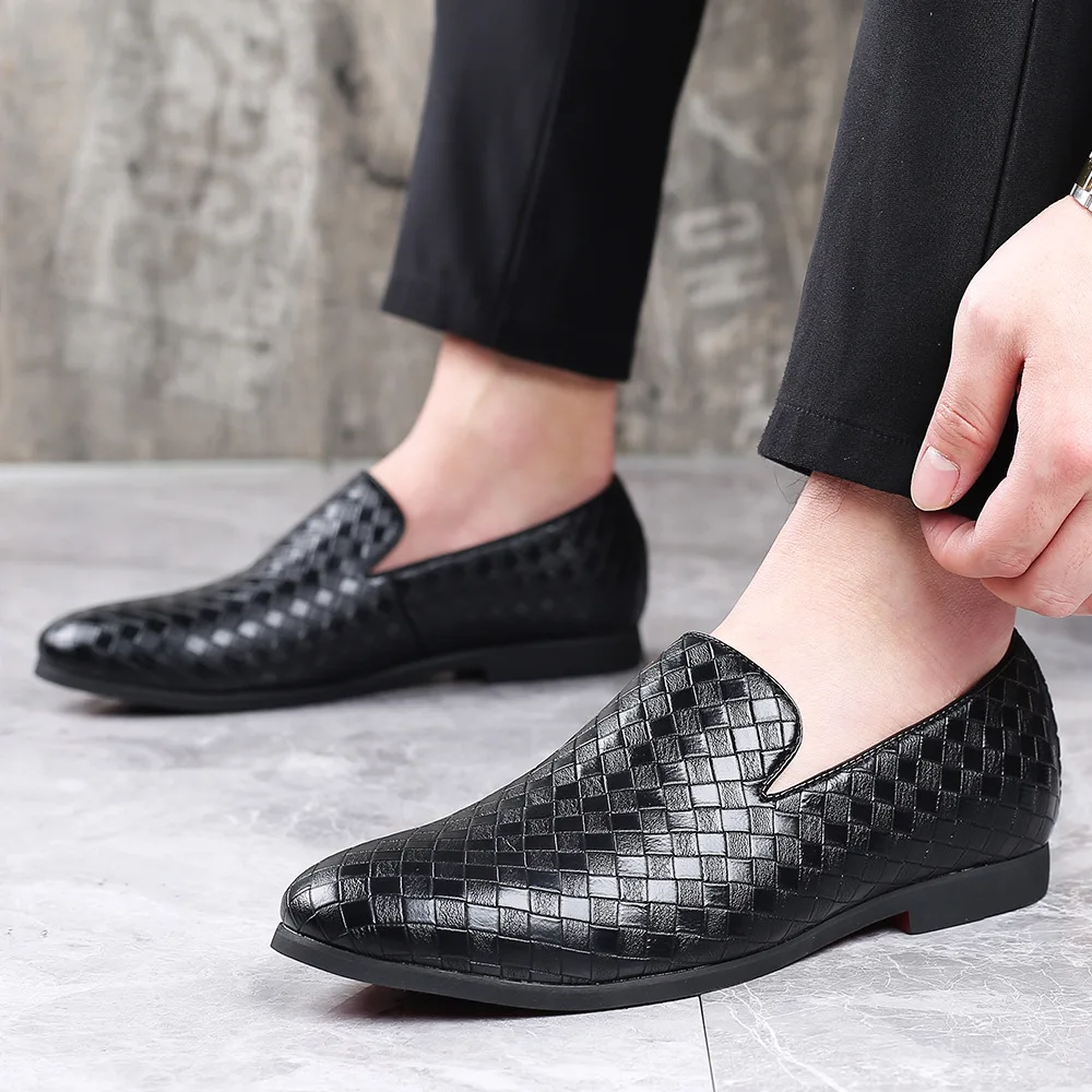 New Designer Fashion Pointed Weave Pattern Tassels Shoes For Men Casual Loafers Formal Dress Footwear Sapatos Tenis Masculino