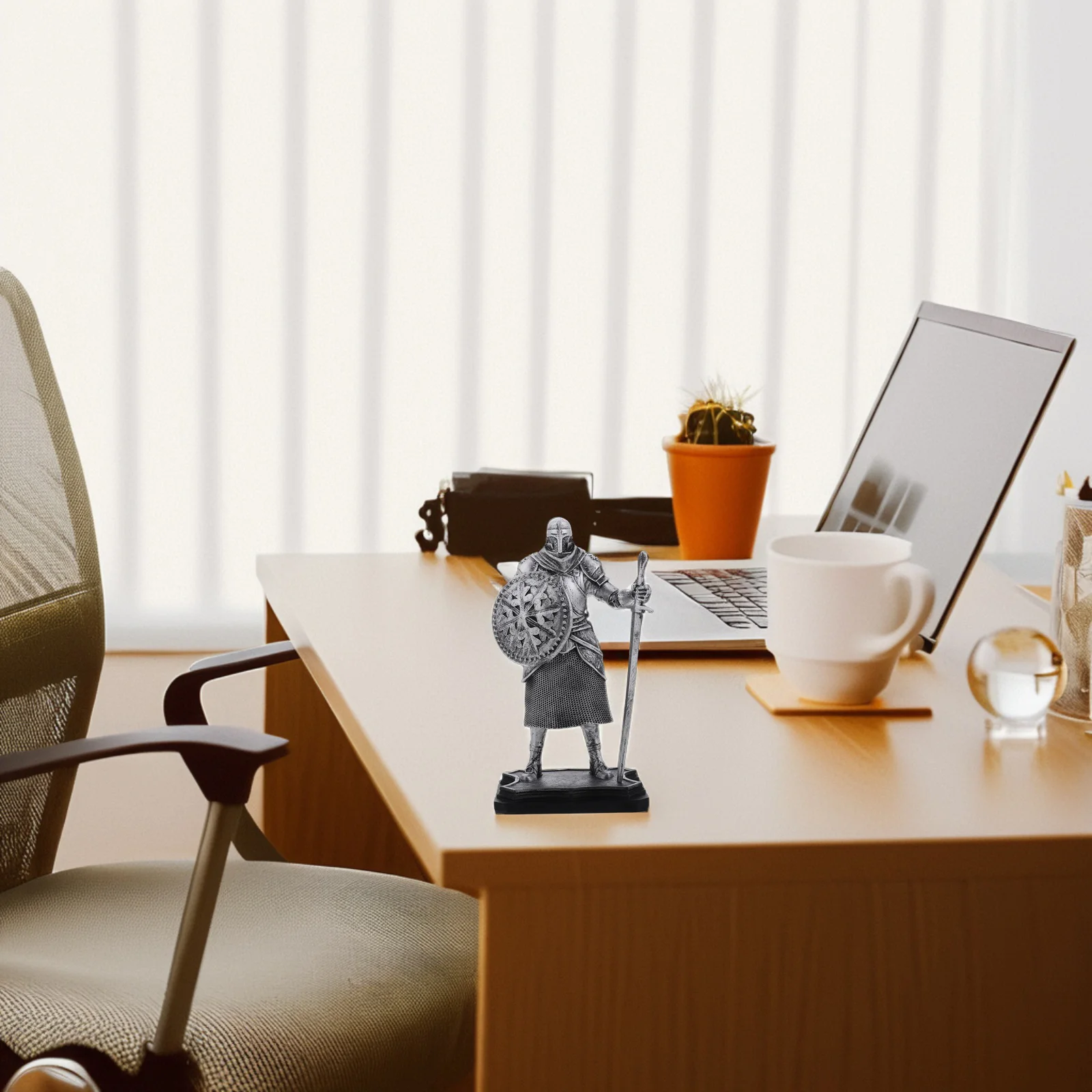 

Vintage Resin Medieval Guard Decorative Statue Resin Craft Ornament for Desk Shelf Living Room Office Sculpture