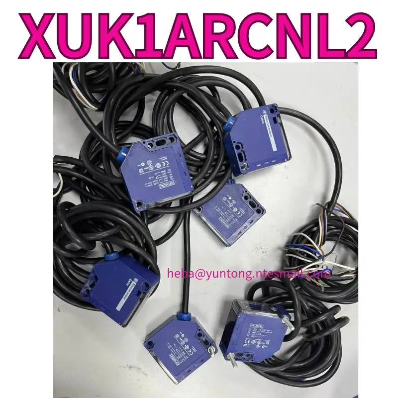 Used XUK1ARCNL2 compact photoelectric switch, reflective