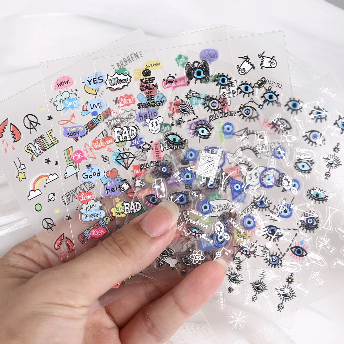 3pc 5D Realistische Dark Serie Dämon Blutige Schädel Auge Web Kreuz Kleber Nail art Aufkleber Aufkleber Maniküre Charms