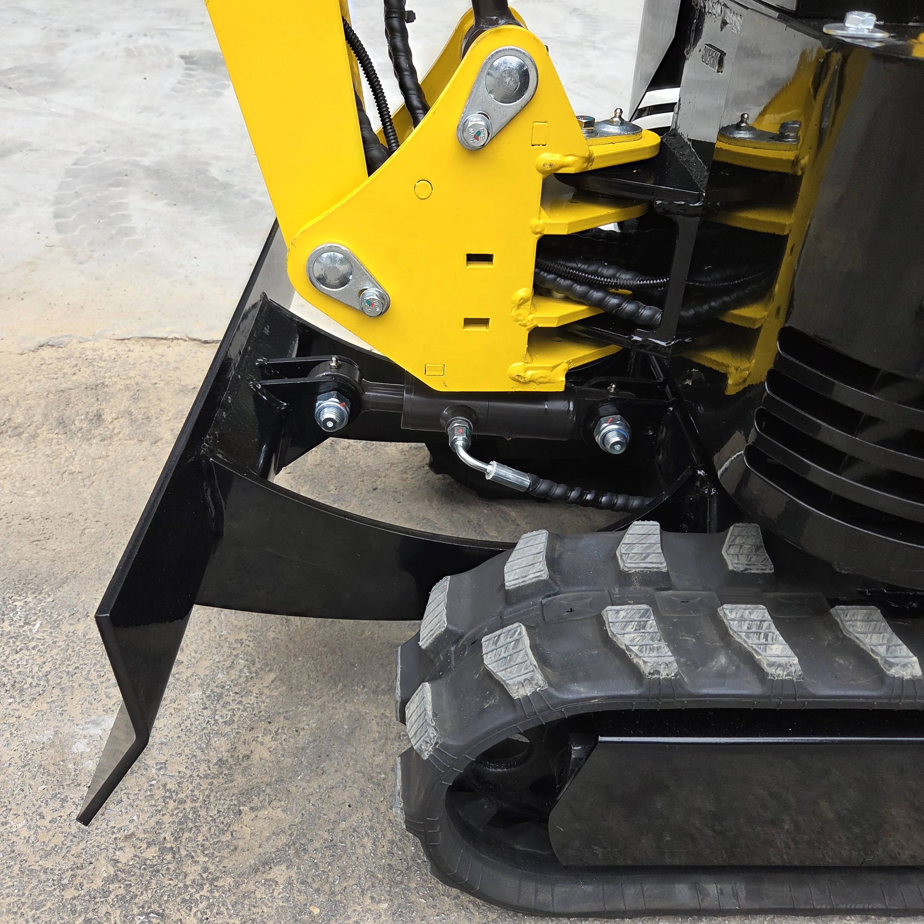 ZNW - 08 PRO Mini Excavator، حفار للاستخدام المنزلي 800 كجم مع دلو 0.013 م 3، محرك 6.5 كيلو وات لمهام الحفر في الحديقة والمزرعة